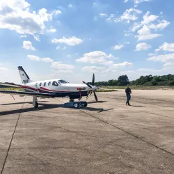 TowFLEXX TF3 remorquant un avion